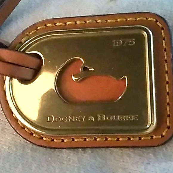 Dooney & Bourke Handbags - Dooney hang tag xl